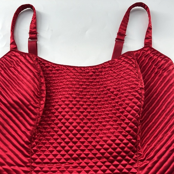 Cacique Quilted Red Satin Corset Style Top - Picture 4 of 10
